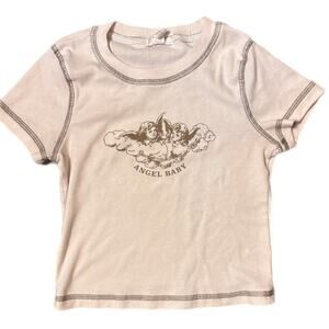 Angel baby graphic tee with light brown stitching (m)